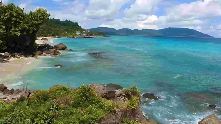 Pantai merupakan salah satu tujuan wisata populer bagi siapapun yang ingin refresh sejenak dari hiruk pikuk dunia.