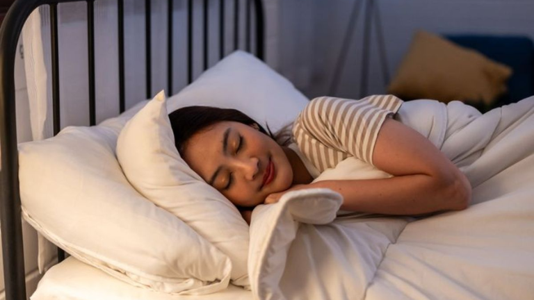 Trik Harian Tidur Lebih Nyenyak Dan Sehat , Tidur yang nyenyak sangat penting untuk kesehatan fisik dan mental.