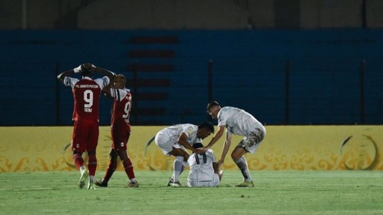 Persib melaporkan Dede Kusnandar mengalami patah tulang fibula di kaki kanannya, dan Bojan Hudak mengeluhkan performa lemparannya yang sangat buruk.