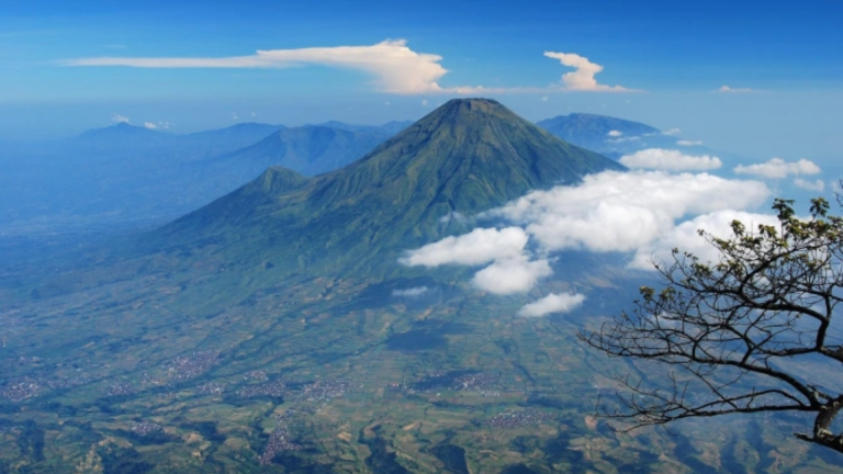 Fakta Menarik Gunung Simpon