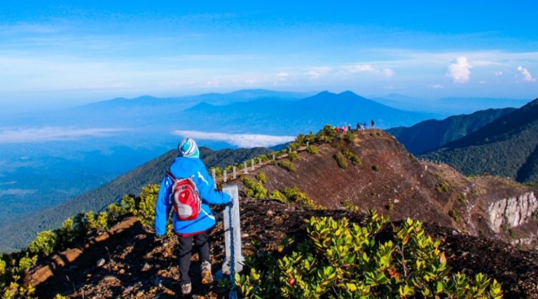 Pendakian Gunung Gede Pangrango Ditutup 25 Desember 2024