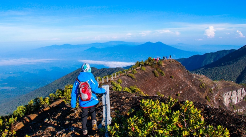 Pendakian Gunung Gede Pangrango Ditutup 25 Desember 2024