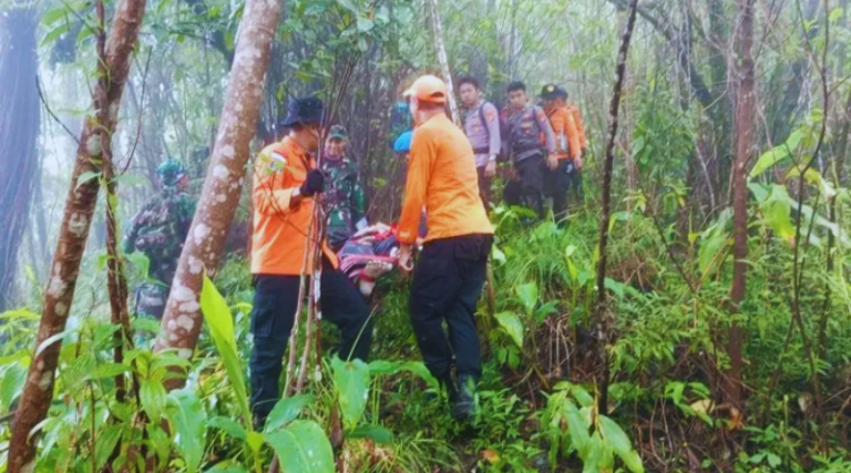 Gunung Agung, Bali: Dua Pendaki yang Hilang Ditemukan