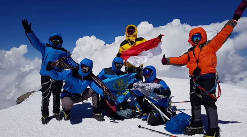 Informasi Menarik Tentang Gunung Elbrus di Rusia