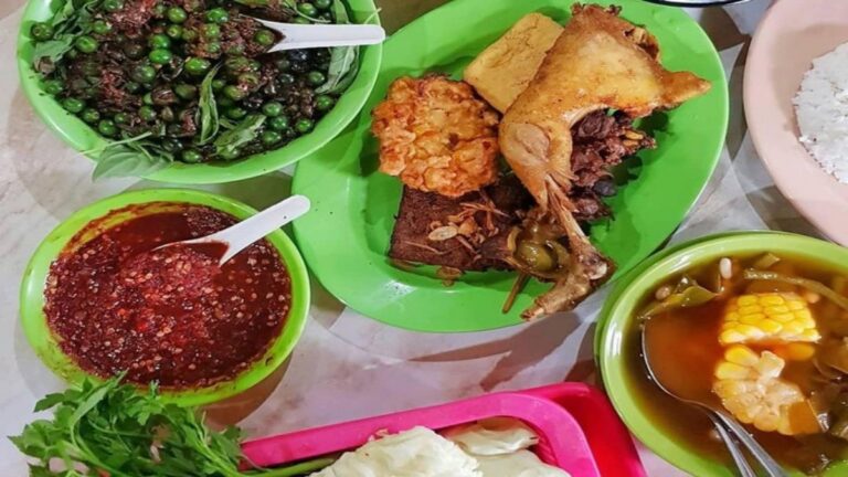 Kuliner Bandung yang Dapat Peringkat ‘Wajib Coba’ dari Netizen”