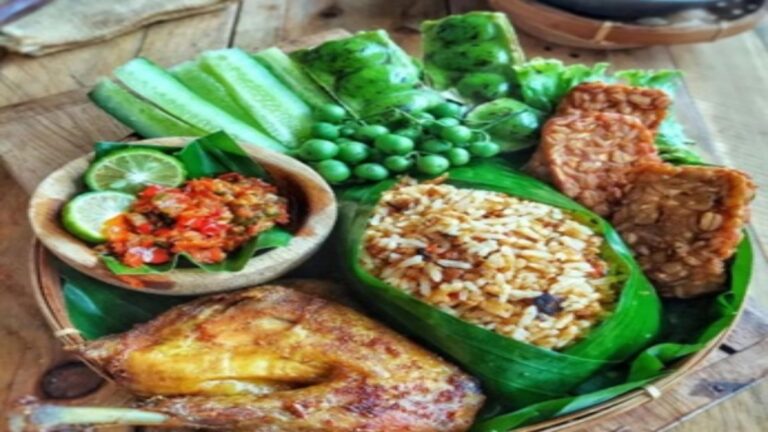 KULINER Wajib Dicoba! Ini 10 Daftar Makanan Khas Sunda yang Enak dan Bikin Nagih