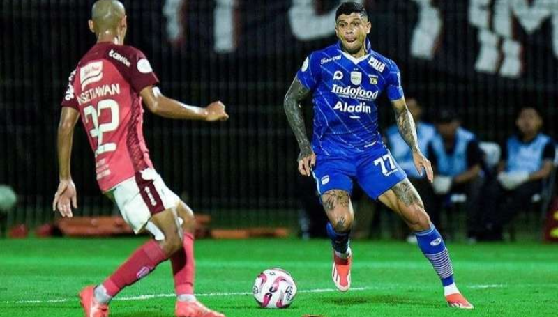 Dramatis Gol di Menit Akhir Antar Persib Bandung ke Puncak Klasemen