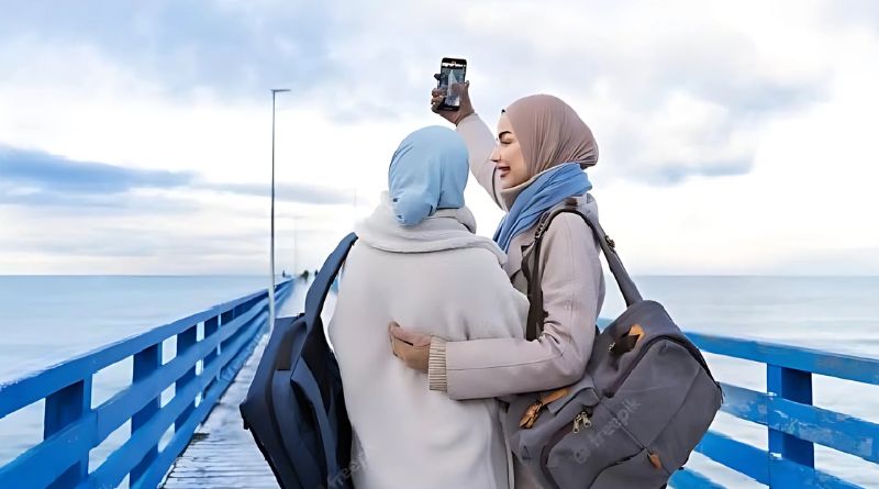 Saat ini, banyak wisatawan dari berbagai kalangan, termasuk wisatawan Muslim